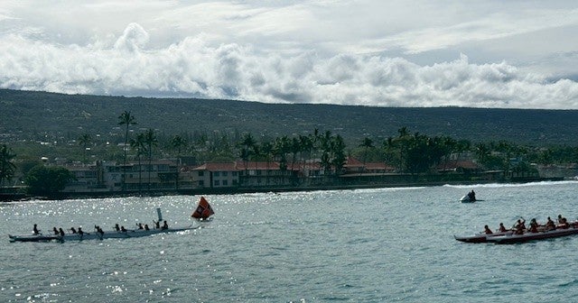 2 double hulls racing