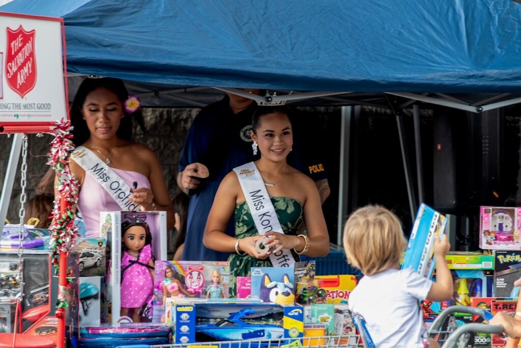 Miss Orchid Island and Miss Kona Coffee at Kona Toy Drive