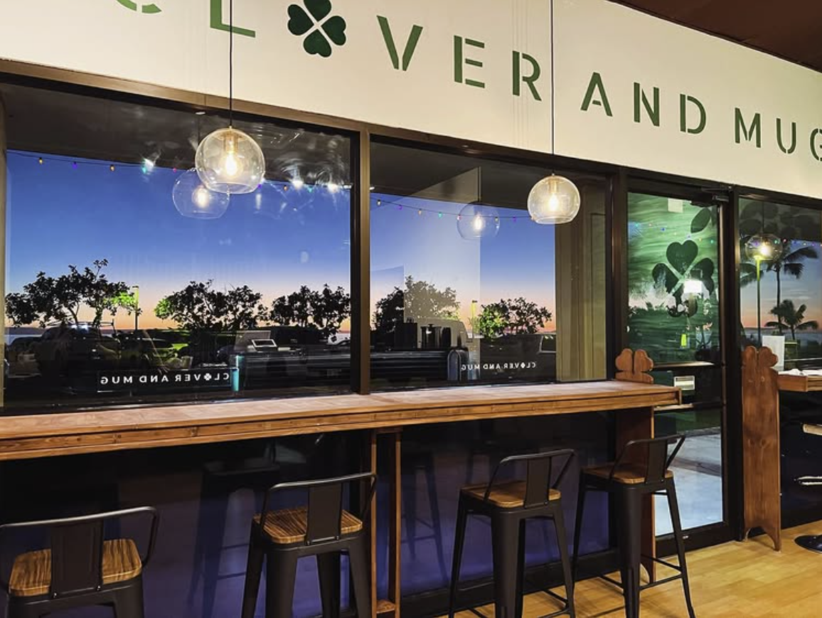 Storefront of Clover & Mug in the Keauhou Shopping Cetner.