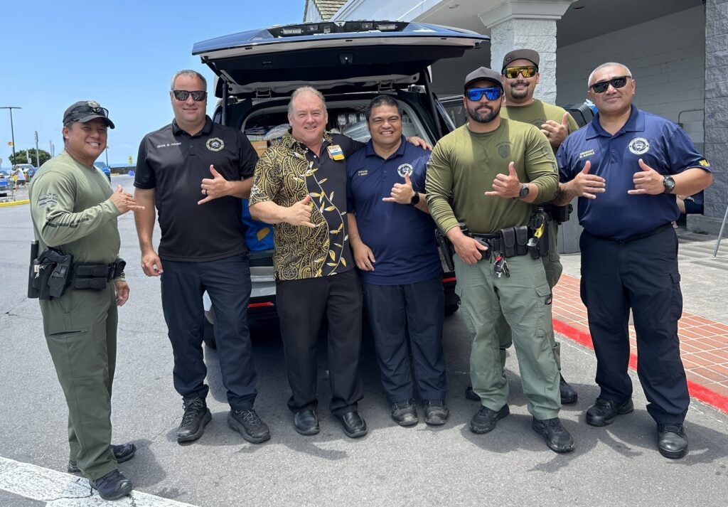 Kona Walmart with Walmart gen. mgr.